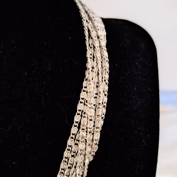 A Vintage Sarah Coventry Layered Chain Choker Necklace Elegant Silver Tone - Picture 3 of 8